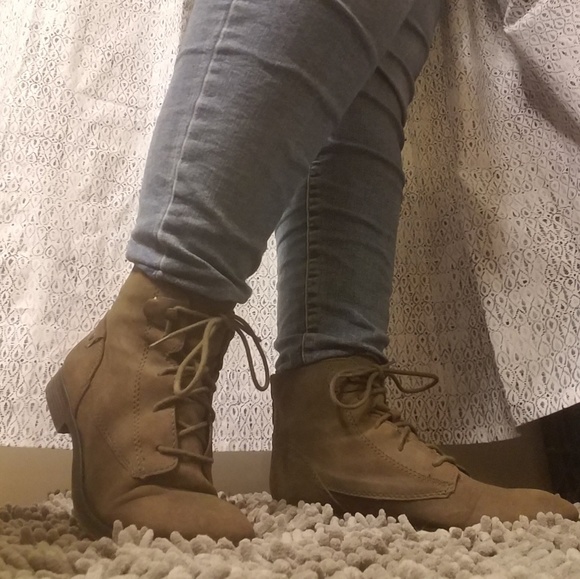 Crown Vintage Olive Green/Brown Lace-up Booties - Picture 7 of 8